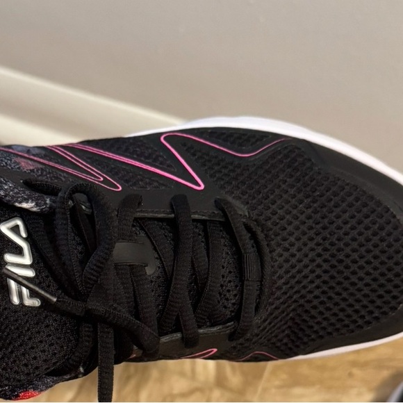 Fila Women’s Running shoes - Picture 3 of 4